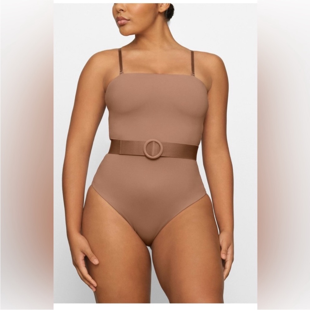 SKIMS Sculpting One Piece Swim Suit Strapless